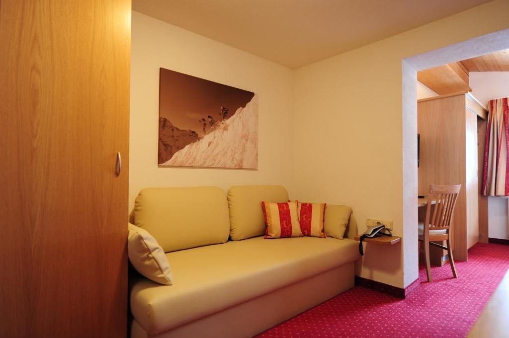 Hotel Toni Galtuer Exterior photo