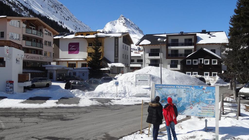 Hotel Toni Galtuer Exterior photo