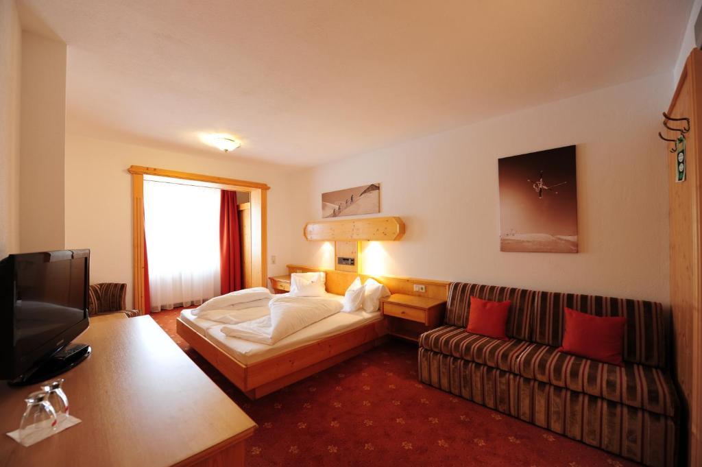 Hotel Toni Galtuer Room photo