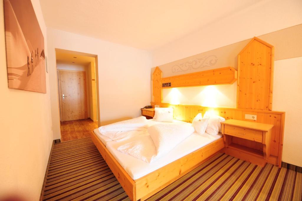 Hotel Toni Galtuer Room photo