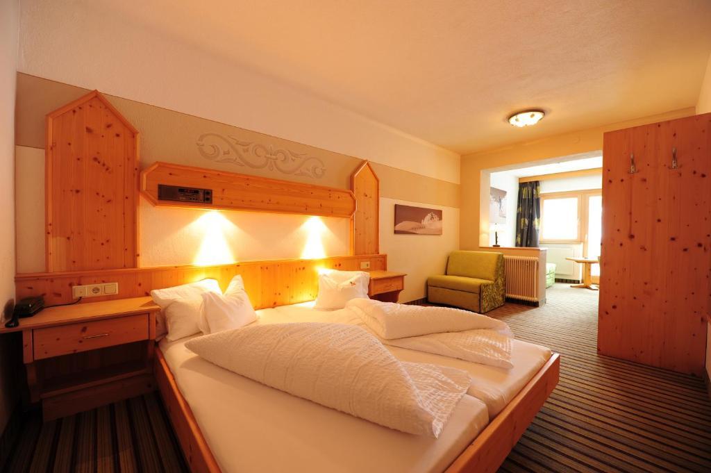 Hotel Toni Galtuer Room photo