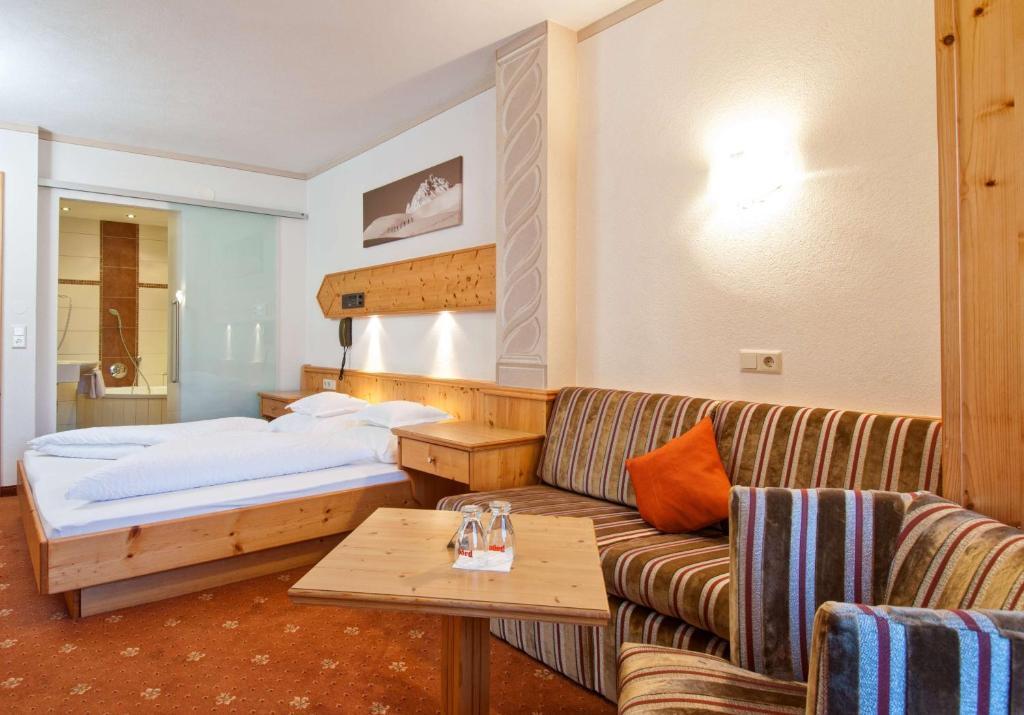 Hotel Toni Galtuer Room photo